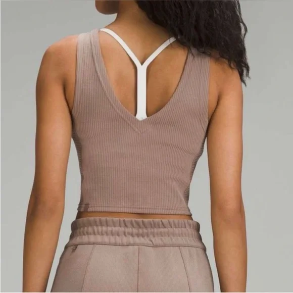 Lululemon Ribbed Softstreme Cropped Tank Top in Taupetastic NWOT Size 12 - Picture 2 of 12